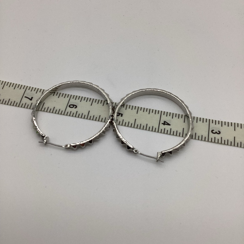 1858. Silver Hoops 1.5" W/ Triangular Pattern Vguc - image 3